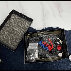 9.5/10 medicom toy x 1460 bear brick boots size 7M